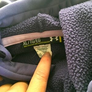 Under armour sweatshirt